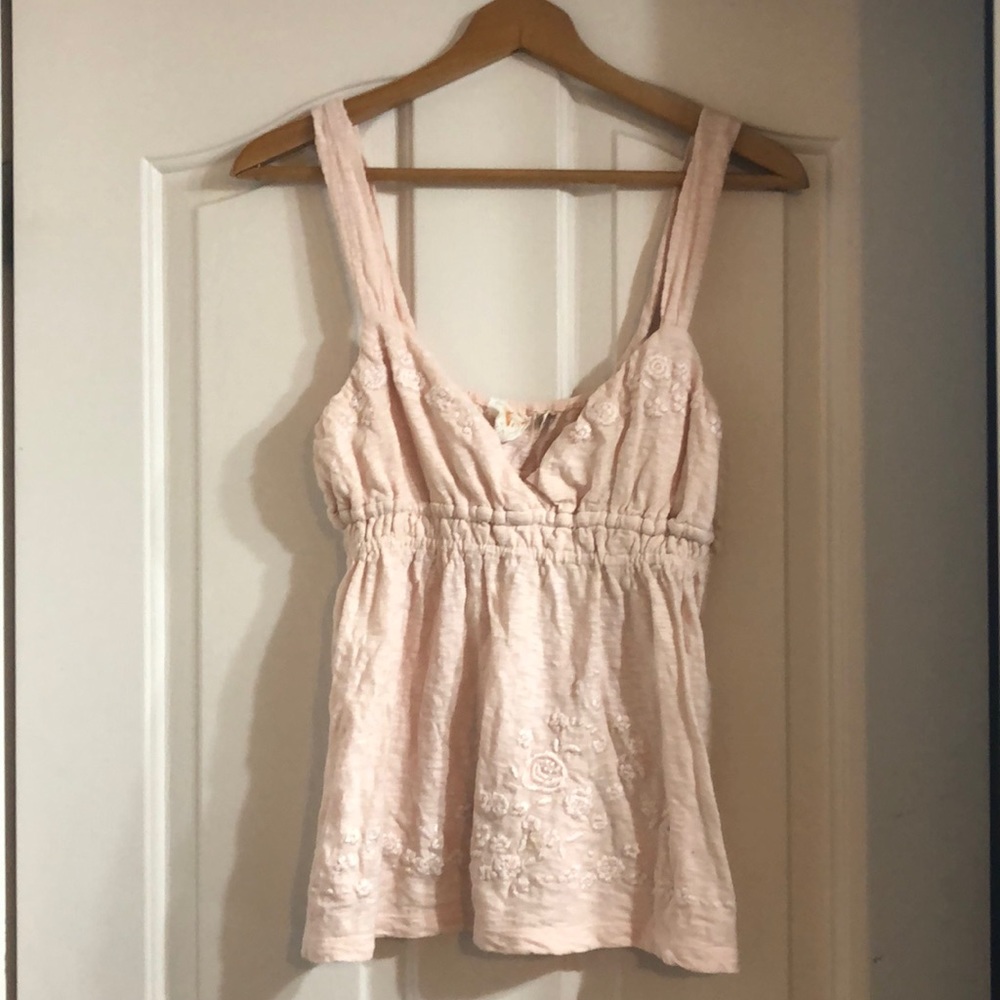 Women’s Embroidered Flower Tank Size Medium